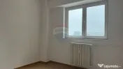 Apartament cu 4 camere de vânzare în zona 13 Septembrie
