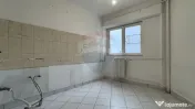 Apartament cu 4 camere de vânzare în zona 13 Septembrie