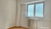Apartament cu 4 camere de vânzare în zona 13 Septembrie