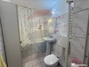 Apartament cu 3 camere de închiriat în zona Dacia