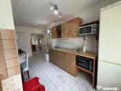 Apartament cu 3 camere de închiriat în zona Dacia 