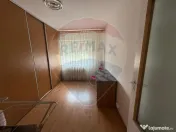 Apartament cu 3 camere de închiriat în zona Dacia