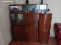 Vand vitrina living lemn masiv furnir nuc