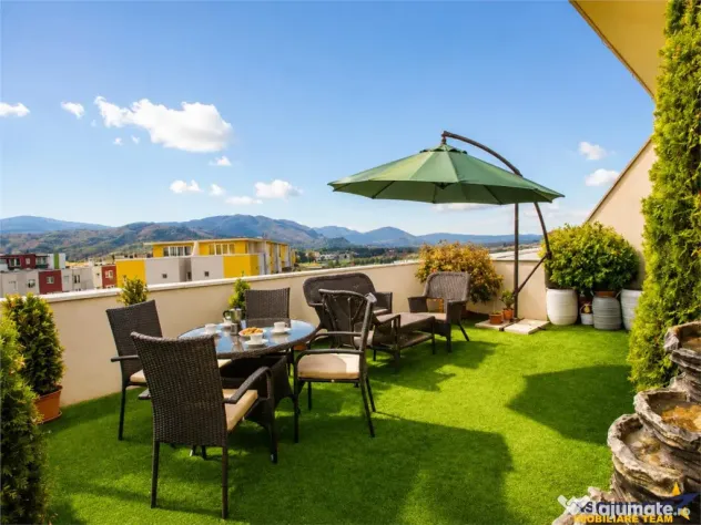 Penthouse extravagant,living spectaculos, semineu,terase gen