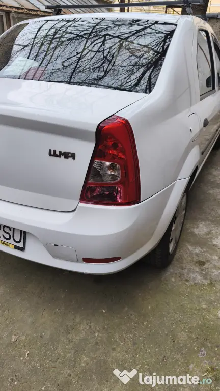 Vând Dacia Logan