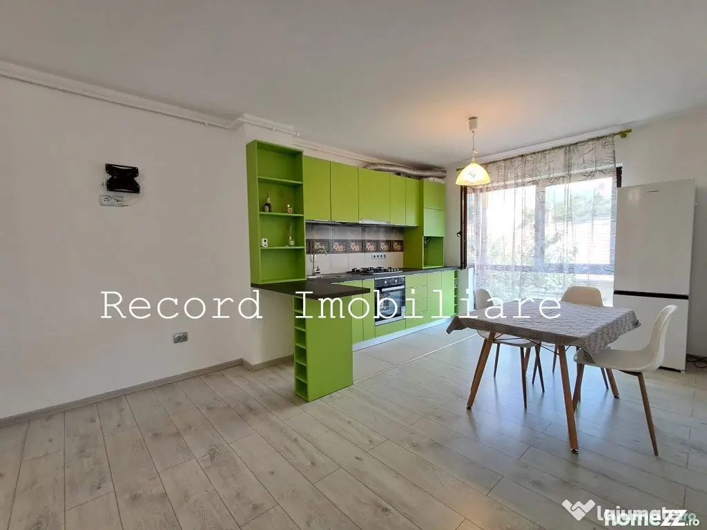 Apartament 3 camere,2 bai,et.1,balcon,parcare subterana! zona Marasti