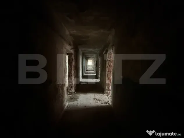 Bloc cu 2 etaje, aflat în zona centrală a orașului Cugir