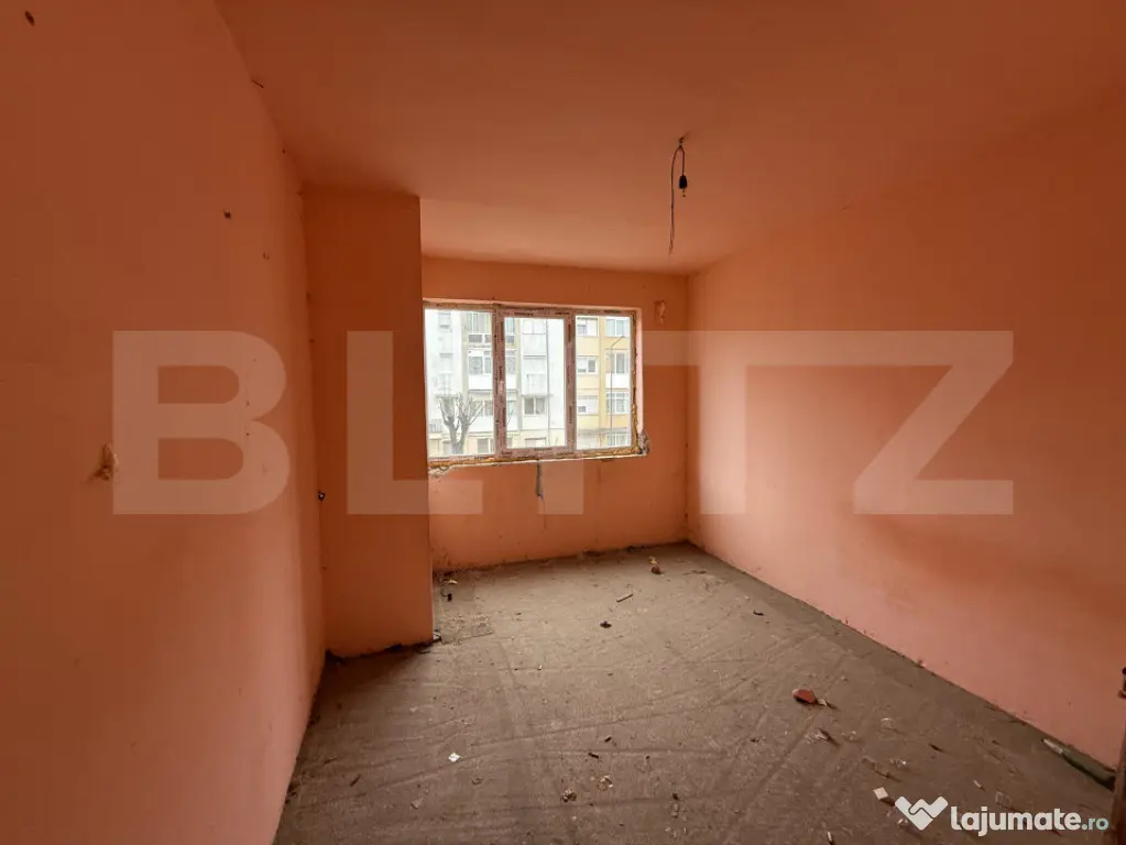 Bloc cu 2 etaje, aflat în zona centrală a orașului Cugir