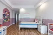 Apartament cu 4 camere de vanzare in Cosmopolis, parcare,...