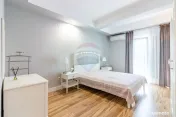 Apartament cu 4 camere de vanzare in Cosmopolis, parcare,...