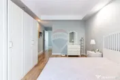 Apartament cu 4 camere de vanzare in Cosmopolis, parcare,...