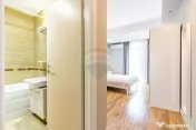 Apartament cu 4 camere de vanzare in Cosmopolis, parcare,...