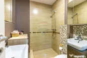 Apartament cu 4 camere de vanzare in Cosmopolis, parcare,... 