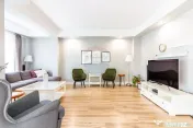 Apartament cu 4 camere de vanzare in Cosmopolis, parcare,...
