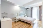Apartament cu 4 camere de vanzare in Cosmopolis, parcare,...