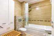 Apartament cu 4 camere de vanzare in Cosmopolis, parcare,...