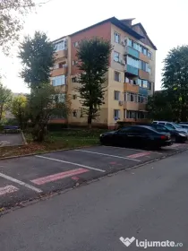 apartament 2 camere, etaj 2, strada Brânduşei