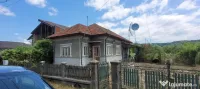 Teren intravilan 4944mp cu utilități si casă veche renovabila Voinesti