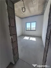 Duplex despartit prin baie - aproape de centura - toate util 