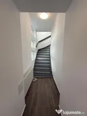Apartament cu 3 camere in vila-90mp-zona Centrala 