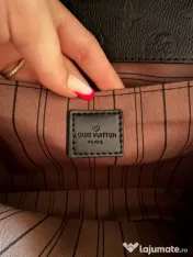 Geanta dama model Pochette Metis piele stantata 