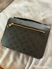 Geanta dama model Pochette Metis piele stantata 