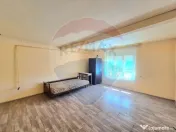 Casă / Vilă cu 3 camere de vânzare în zona Central 