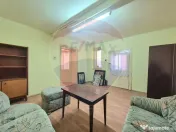 Casă / Vilă cu 3 camere de vânzare în zona Central 