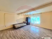 Casă / Vilă cu 3 camere de vânzare în zona Central