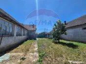 Casă / Vilă cu 3 camere de vânzare în zona Central 