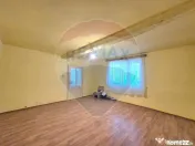 Casă / Vilă cu 3 camere de vânzare în zona Central