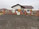 Casa individuala - teren generos - toate utilitatile - livin