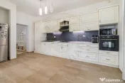 Casa in stil mediteranean cu teren generos 