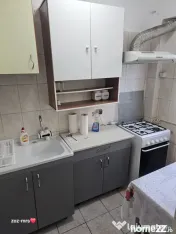 Vitan auchan etaj 4 semidecomandat 