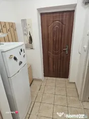 Vitan auchan etaj 4 semidecomandat 