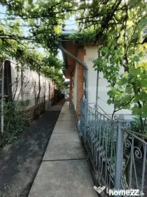 Casa individuala cu 3 camere, 519 mp teren, zona Campia Turz