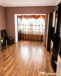 Apartament 2 camere, decomandat, 56 mp, 2 balcoane, etaj 1,