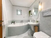 APARTAMENT 4 CAMERE // DECOMANDAT // GHE.DOJA //PARTER 