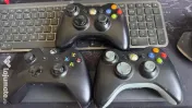 Consola xbox360 + 3 controllere 