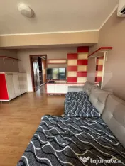 Apartament 3 camere , parcare, zona Subcetate 
