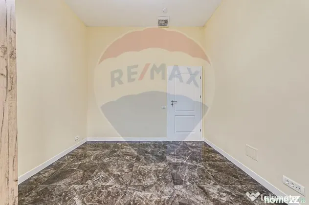 Apartament cu 3 camere pretebil pentru cabinet sau rezide...