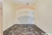 Apartament cu 3 camere pretebil pentru cabinet sau rezide... 