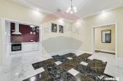 Apartament cu 3 camere pretebil pentru cabinet sau rezide... 
