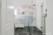 Apartament cu 3 camere pretebil pentru cabinet sau rezide... 