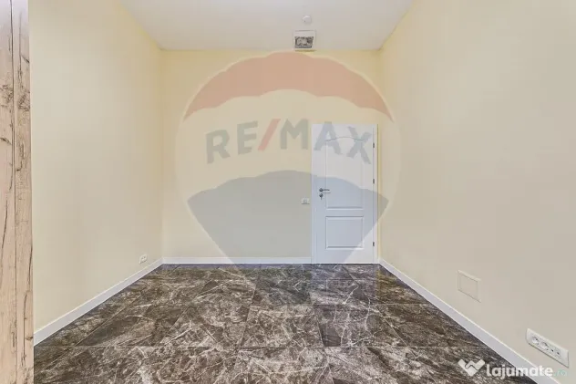 Apartament cu 3 camere pretebil pentru cabinet sau rezide...