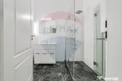 Apartament cu 3 camere pretebil pentru cabinet sau rezide... 