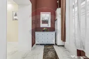 Apartament cu 3 camere pretebil pentru cabinet sau rezide... 