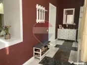 Apartament cu 3 camere pretebil pentru cabinet sau rezide... 