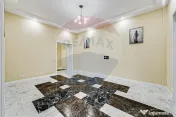 Apartament cu 3 camere pretebil pentru cabinet sau rezide... 