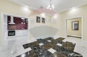Apartament cu 3 camere pretebil pentru cabinet sau rezide... 